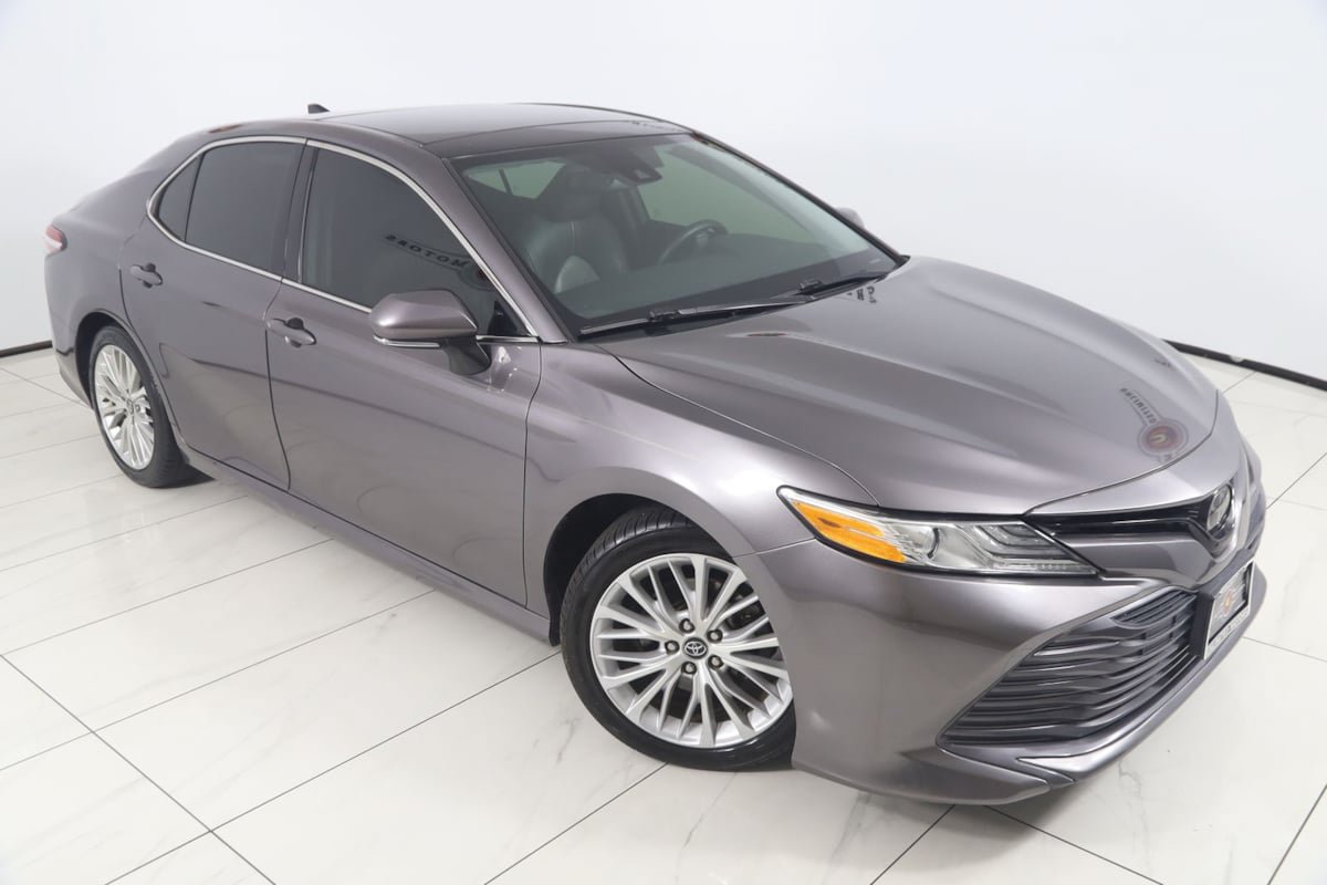 Used 2019 Toyota Camry XLE FWD image 17