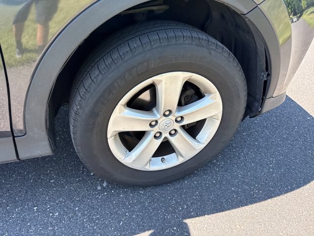 Used 2014 Toyota RAV4 XLE AWD/4WD image 11