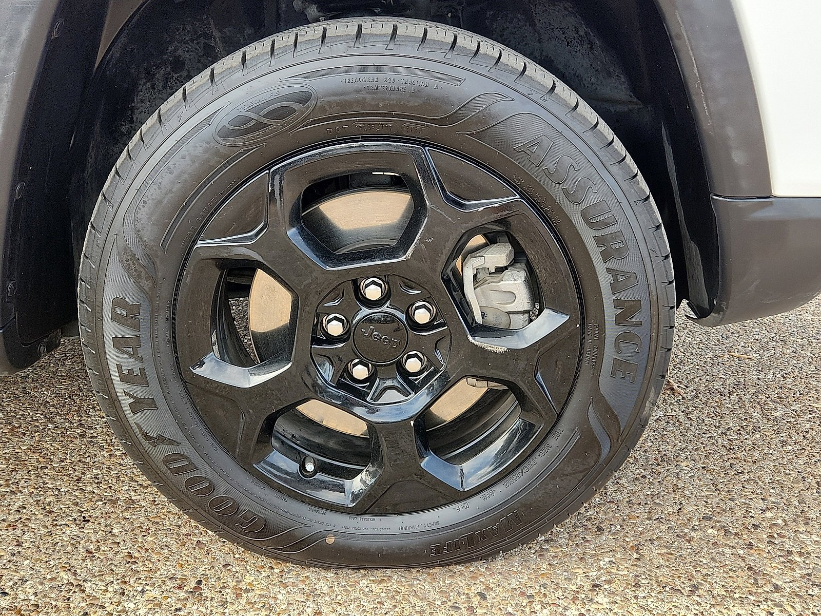 Used 2023 Jeep Compass Trailhawk image 7