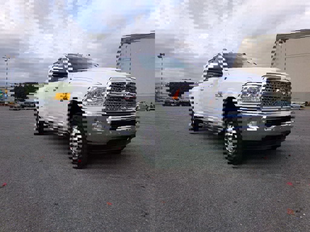 Used 2017 RAM 3500 Laramie image 4