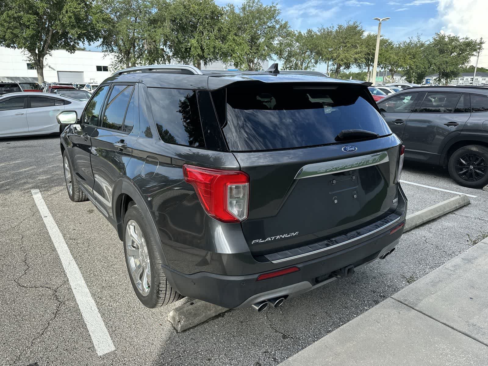 Used 2020 Ford Explorer Platinum w/ Premium Technology Package AWD/4WD image 6