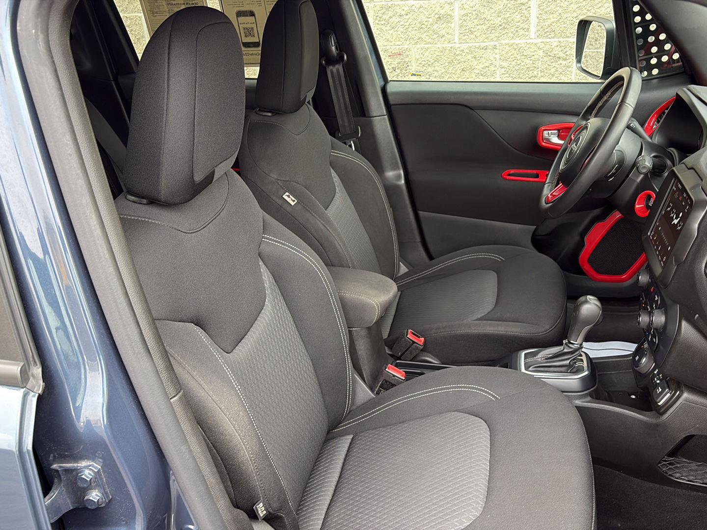 Used 2021 Jeep Renegade Latitude image 21