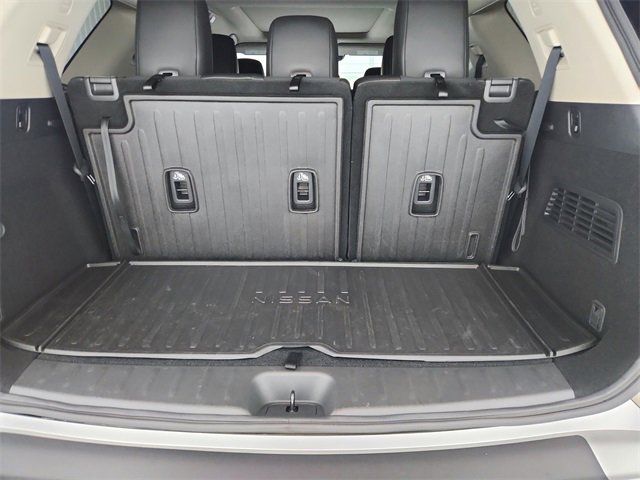 Used 2024 Nissan Pathfinder Platinum w/ Cargo Package image 45