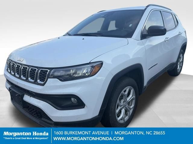 Used 2024 Jeep Compass Latitude AWD/4WD image 3