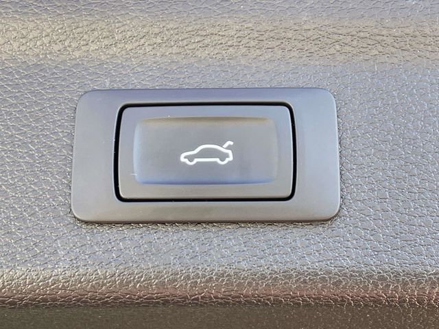 Used 2025 Audi Q3 2.0T Premium image 18