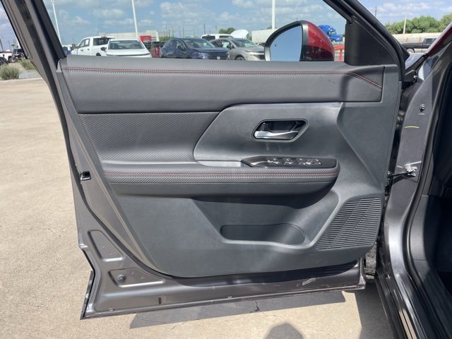 New 2025 Nissan Kicks SR w/ SR Premium Package image 13