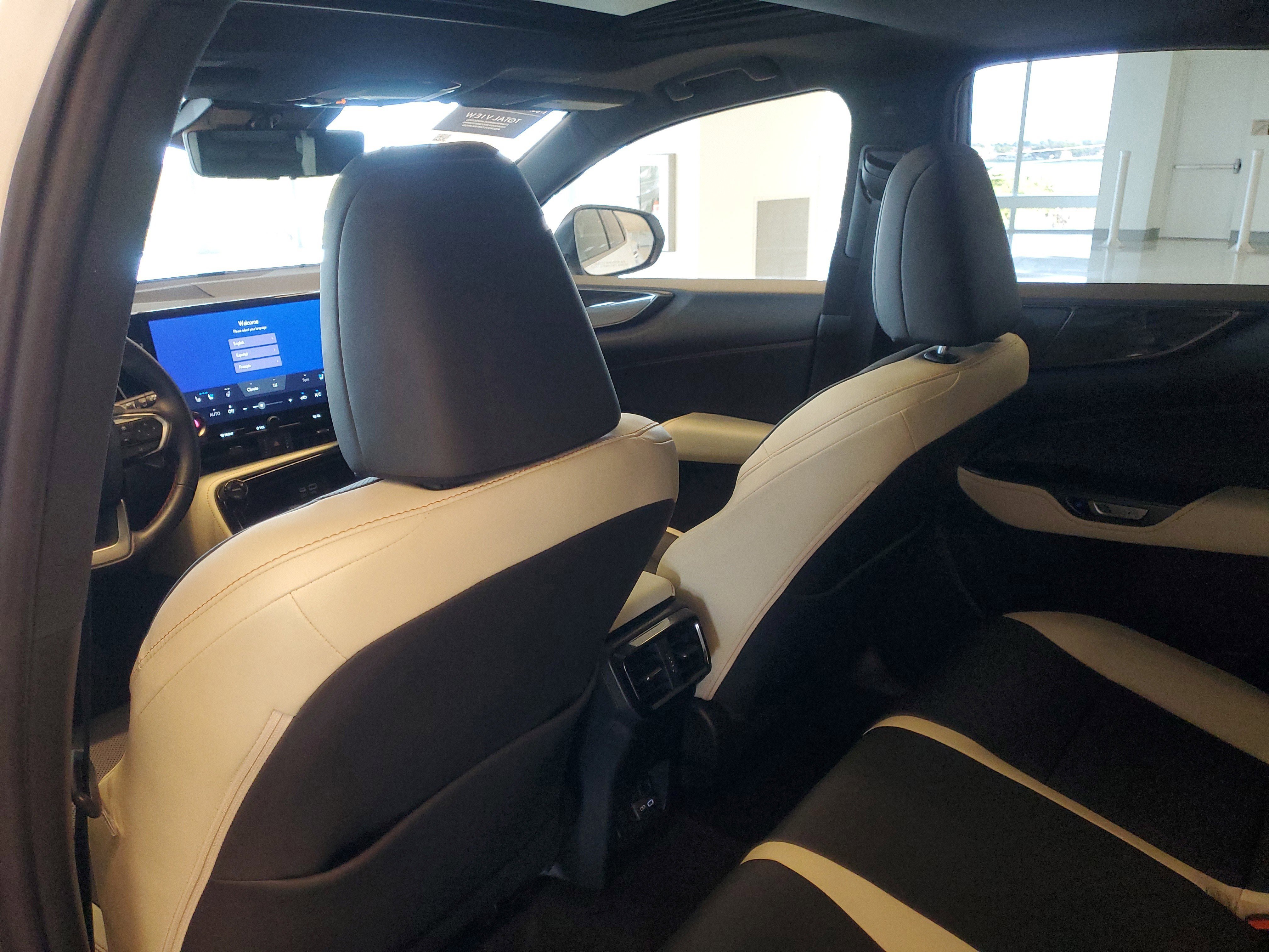 Used 2023 Lexus NX 350h NX 350h Premium image 16