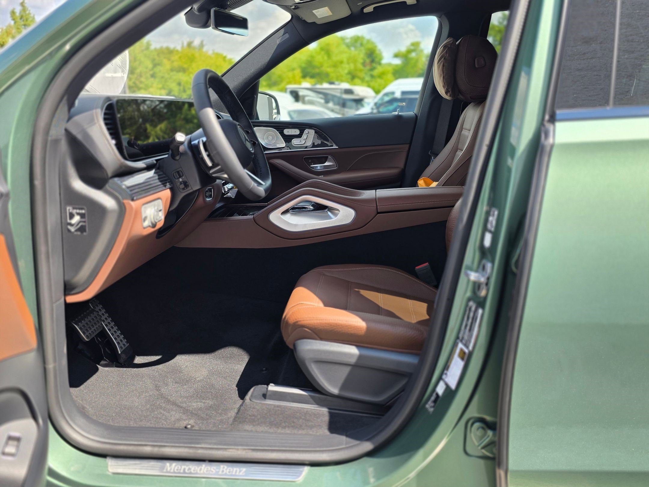 New 2026 Mercedes-Benz GLS 450 4MATIC image 3