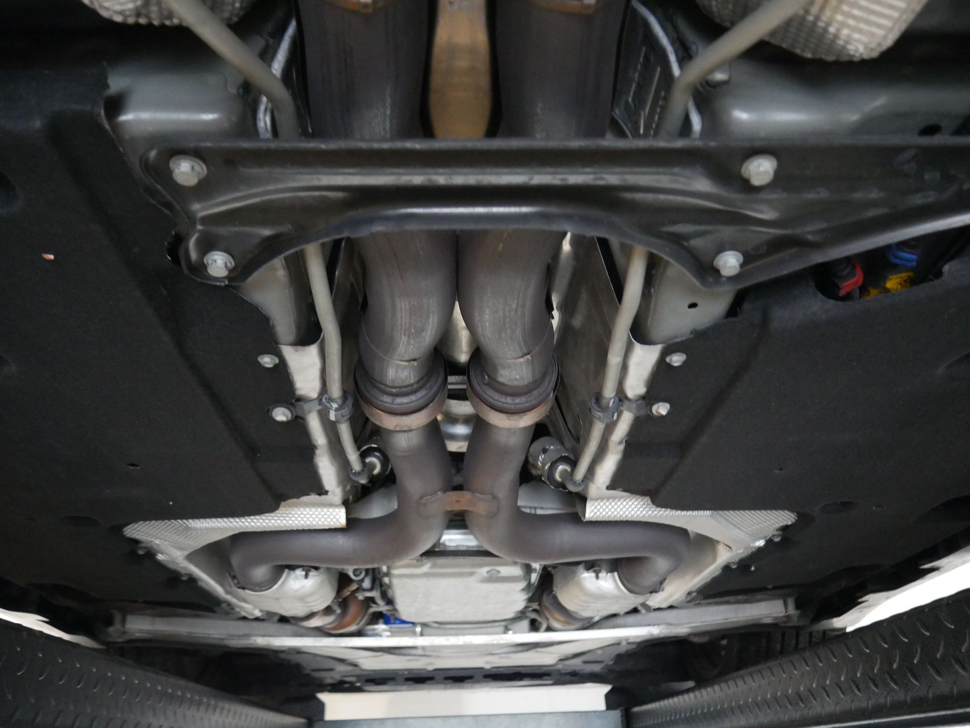 Used 2020 Chevrolet Camaro ZL1 RWD image 95