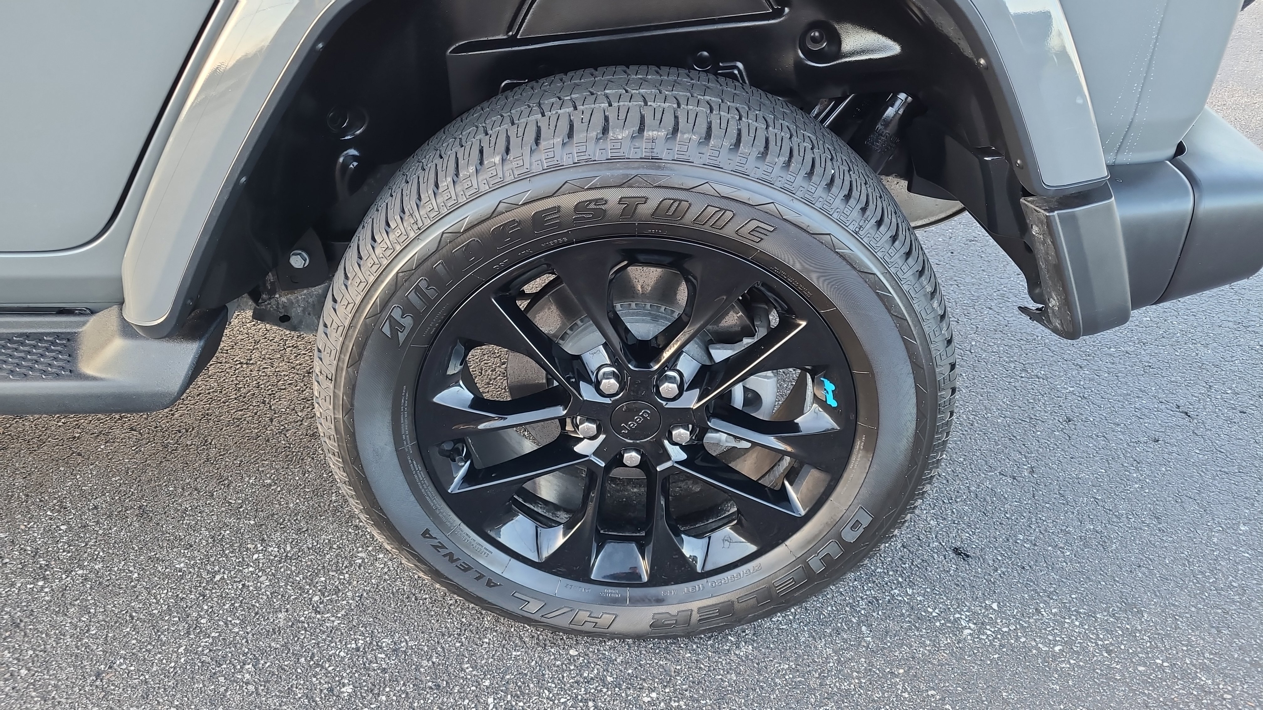 Used 2023 Jeep Wrangler Unlimited Sahara w/ Cold Weather Group image 10