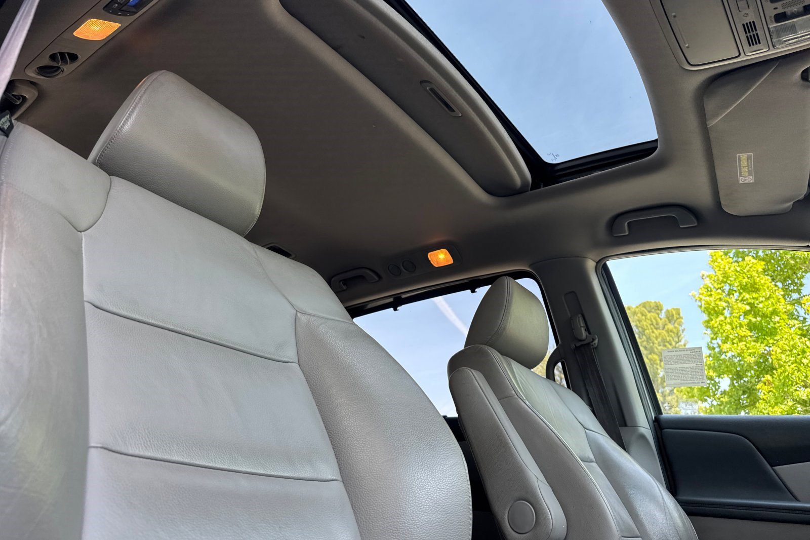 Used 2012 Honda Odyssey EX-L image 16