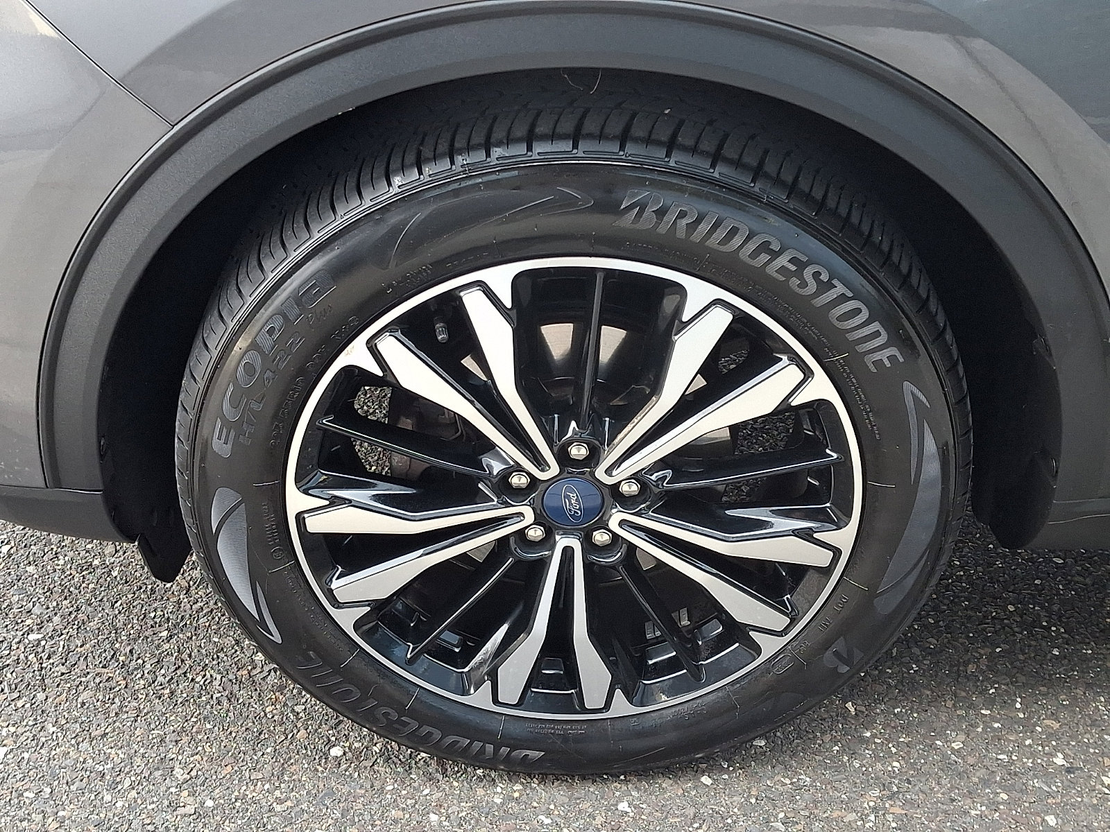 Certified 2022 Ford Escape SE w/ SE Sport Appearance Package image 10