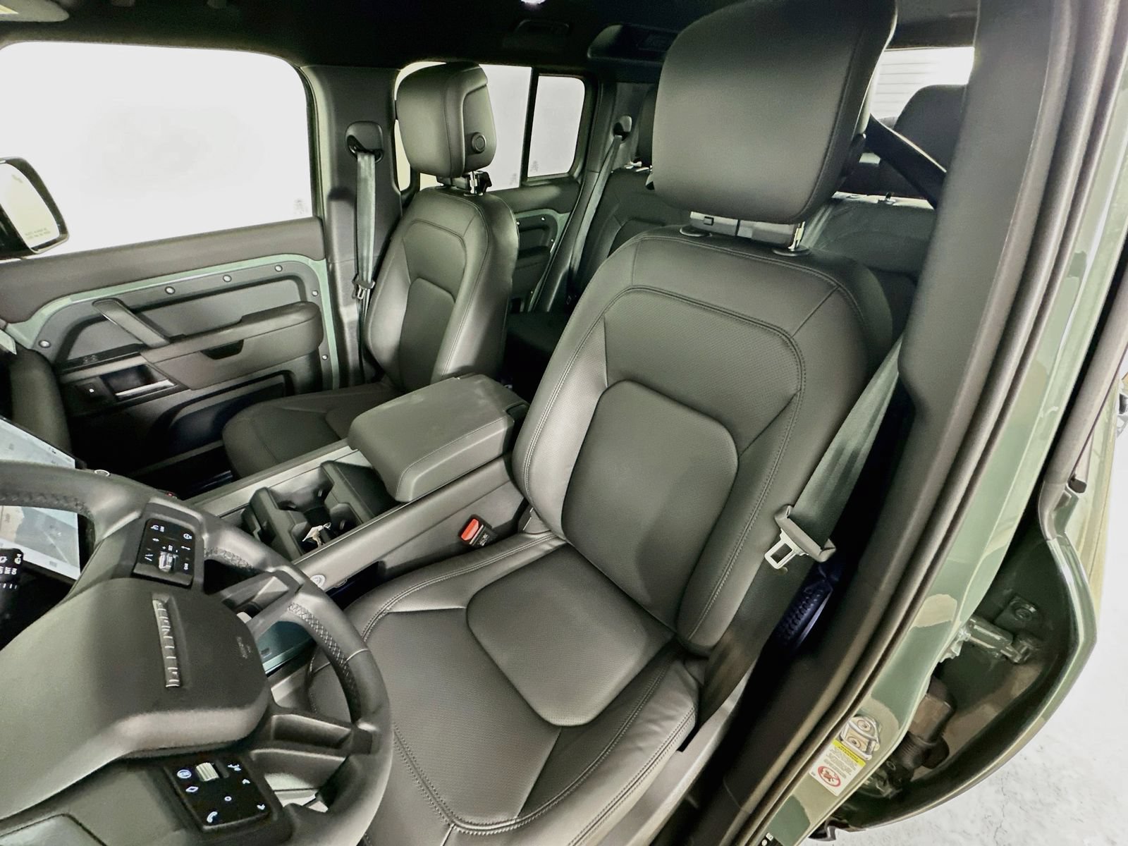 New 2026 Land Rover Defender 110 Trophy Edition AWD/4WD image 34