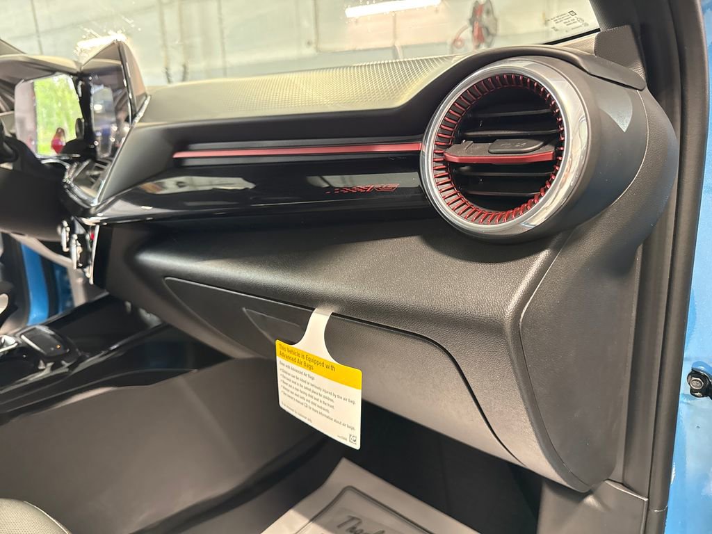 New 2026 Chevrolet Trax RS w/ Sunroof Package FWD image 35