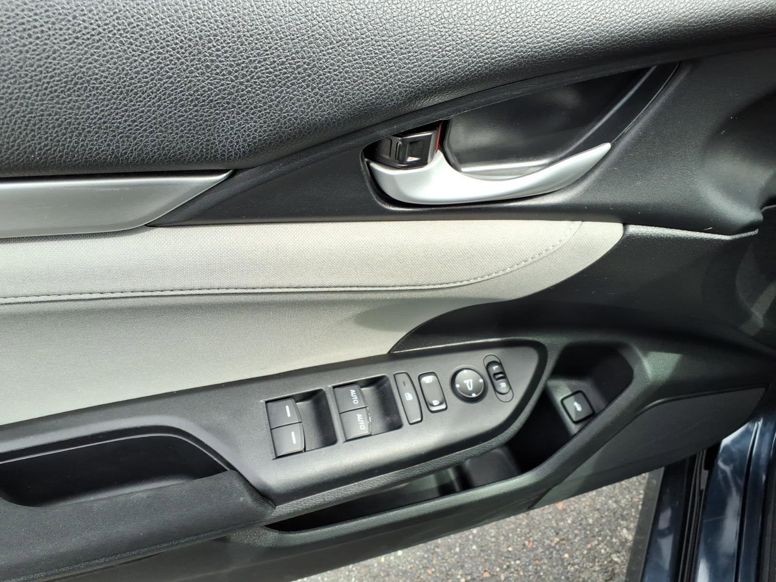 Used 2018 Honda Civic EX image 15