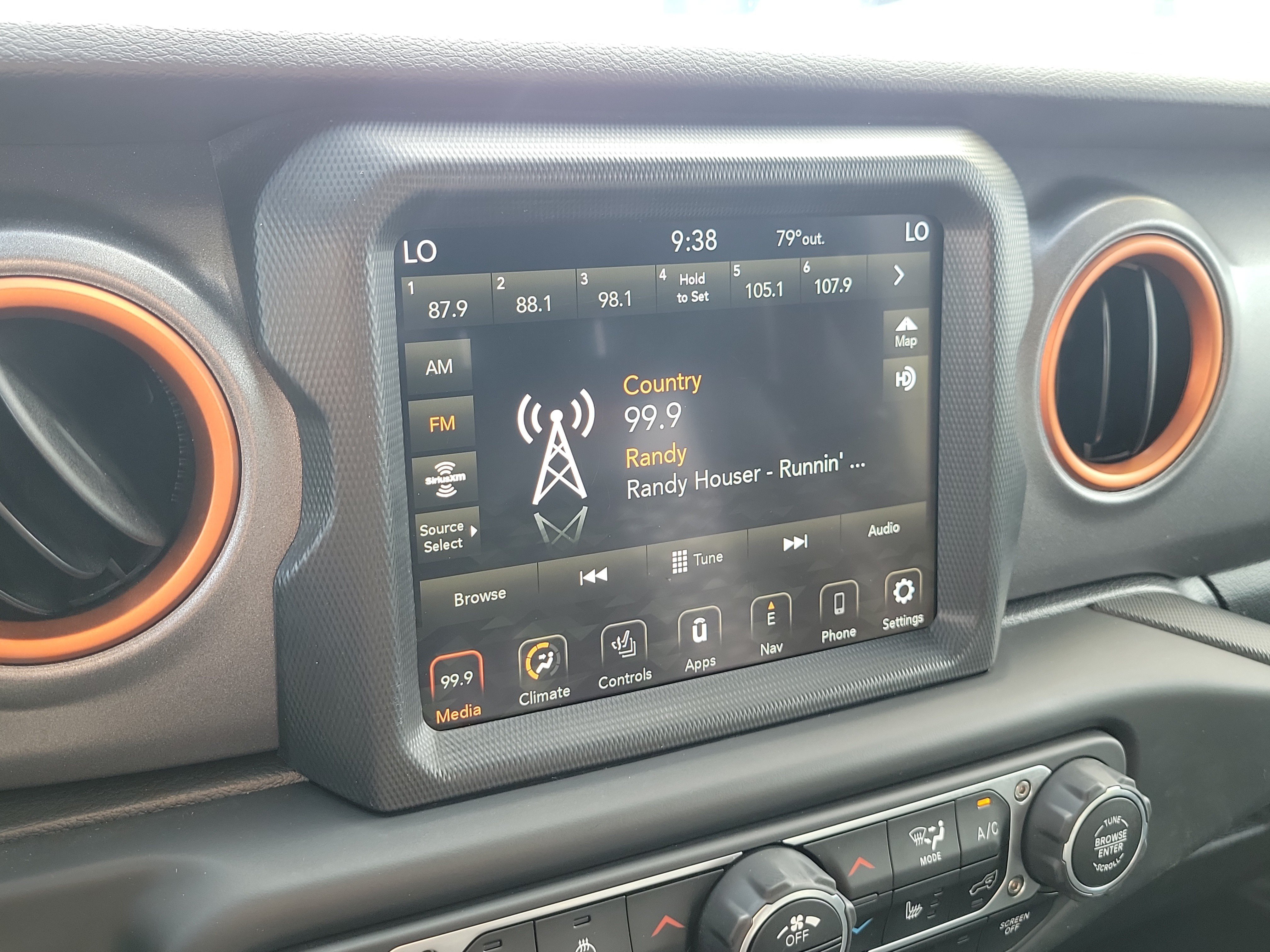 Used 2023 Jeep Gladiator Mojave w/ LED Lighting Group AWD/4WD image 31