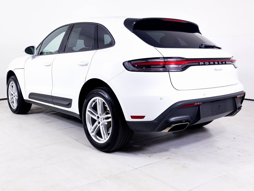 Used 2025 Porsche Macan image 3