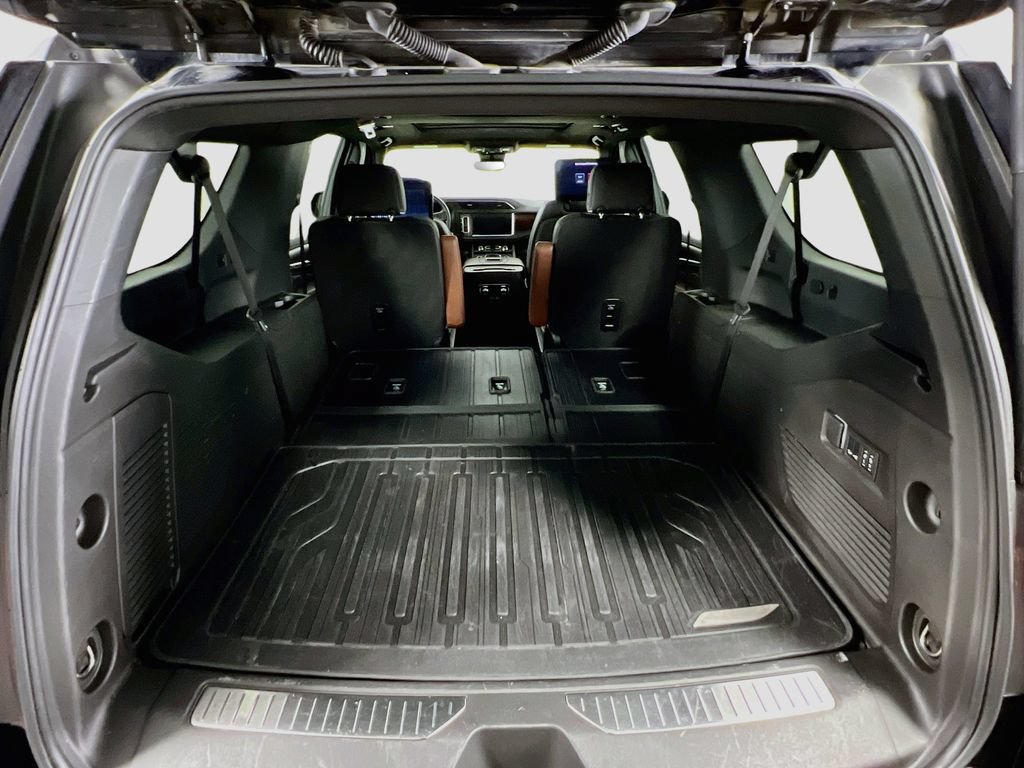 Certified 2024 GMC Yukon XL Denali Ultimate AWD/4WD image 28