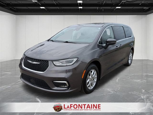 Certified 2023 Chrysler Pacifica Touring-L image 1