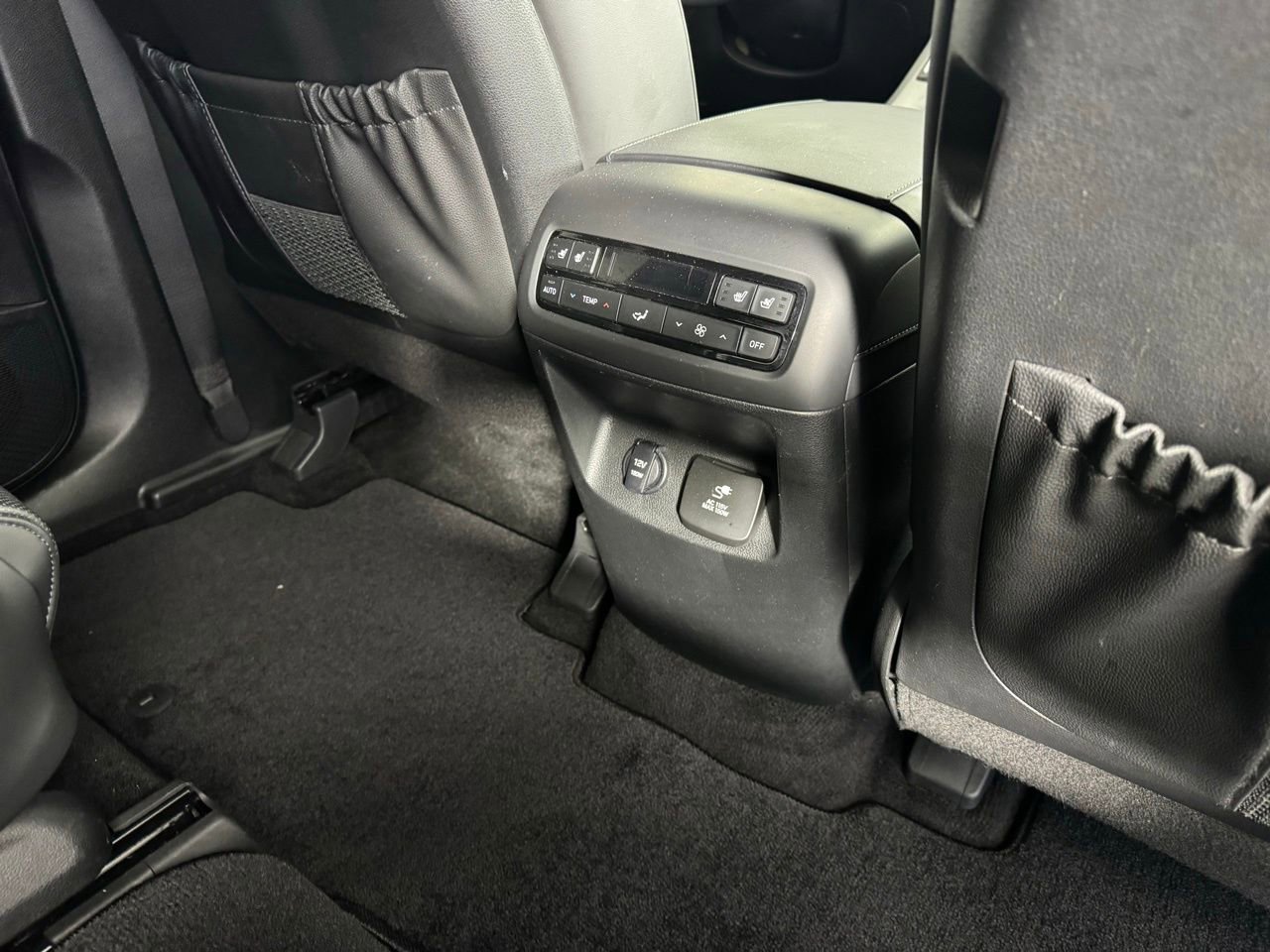 Used 2022 Hyundai Palisade Calligraphy w/ Winter Package FWD image 46