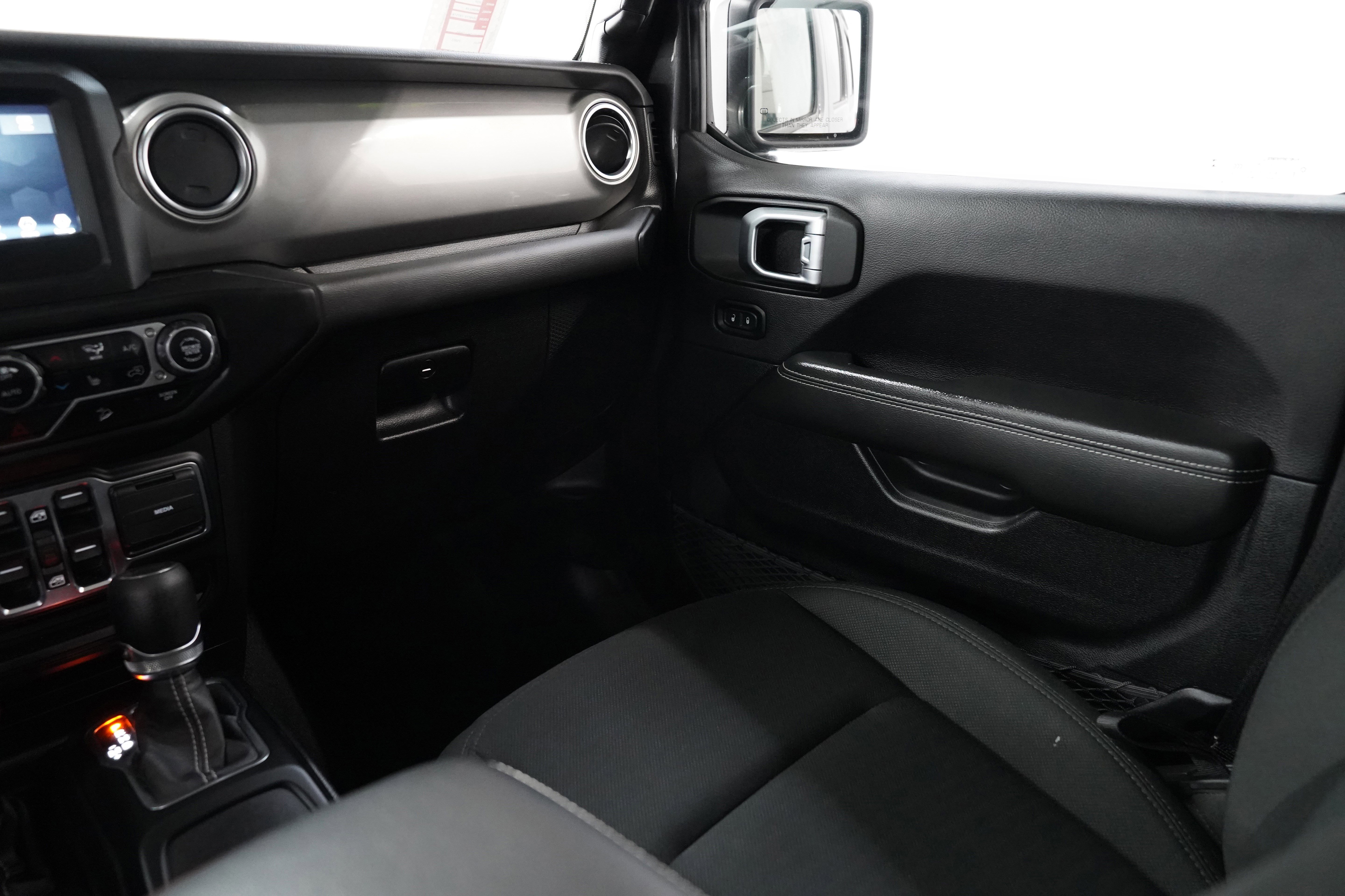 Used 2021 Jeep Wrangler Unlimited Sahara w/ Dual Top Group AWD/4WD image 13