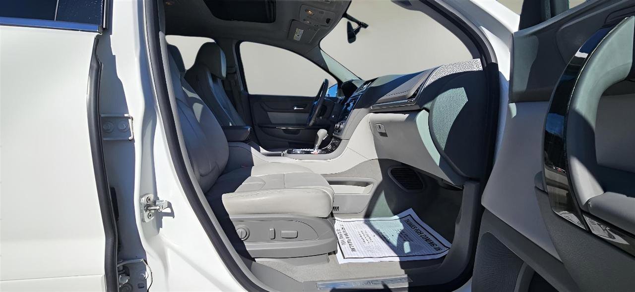 Used 2015 GMC Acadia SLT image 27