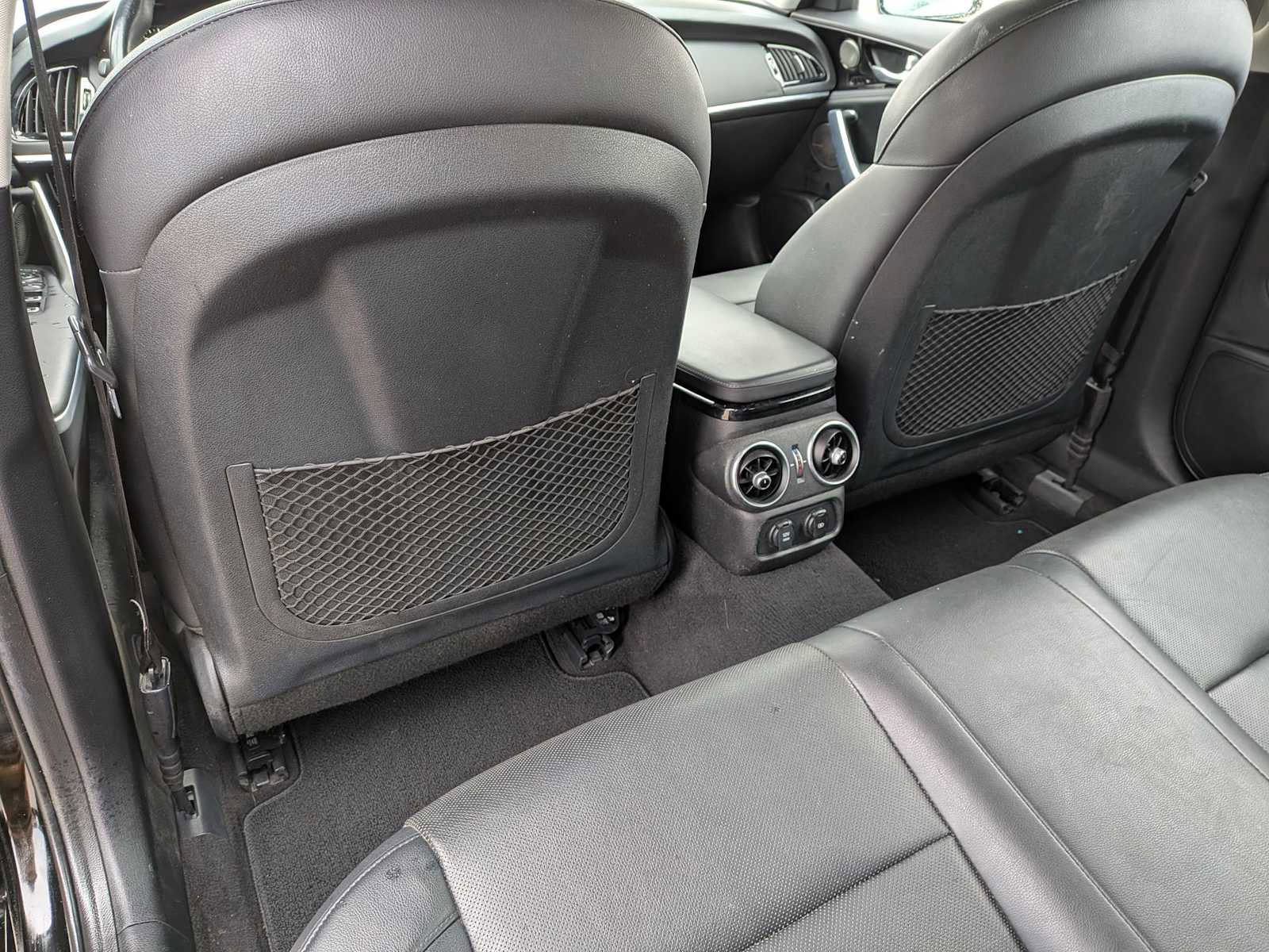 Used 2018 Kia Stinger Premium RWD image 16