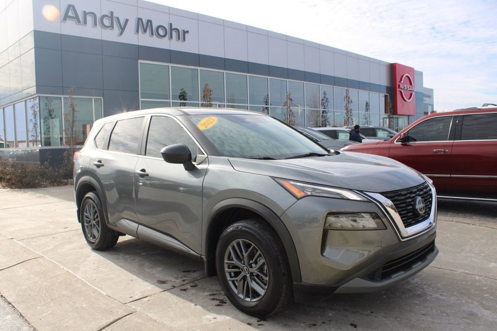 Used 2023 Nissan Rogue S image 1