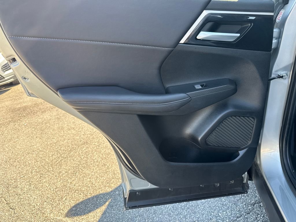 Used 2024 Mitsubishi Outlander SE image 23