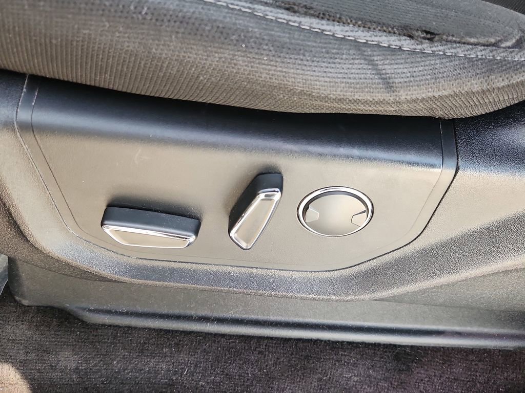 Used 2018 Ford F150 XLT w/ Equipment Group 302A Luxury image 8