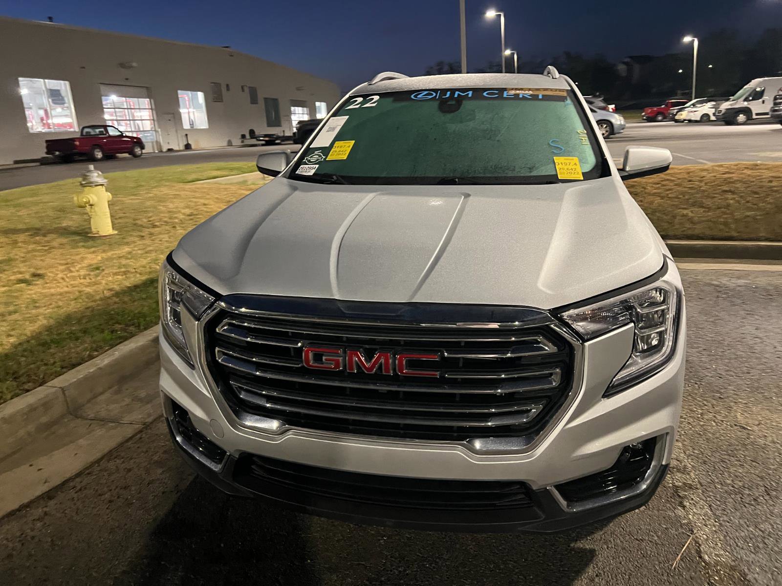 Used 2022 GMC Terrain SLT image 3