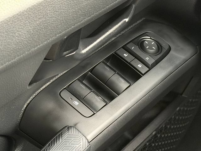 Certified 2025 Toyota Tacoma SR5 AWD/4WD image 31