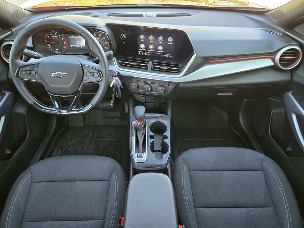 Used 2025 Chevrolet Trax RS w/ Sunroof Package image 14