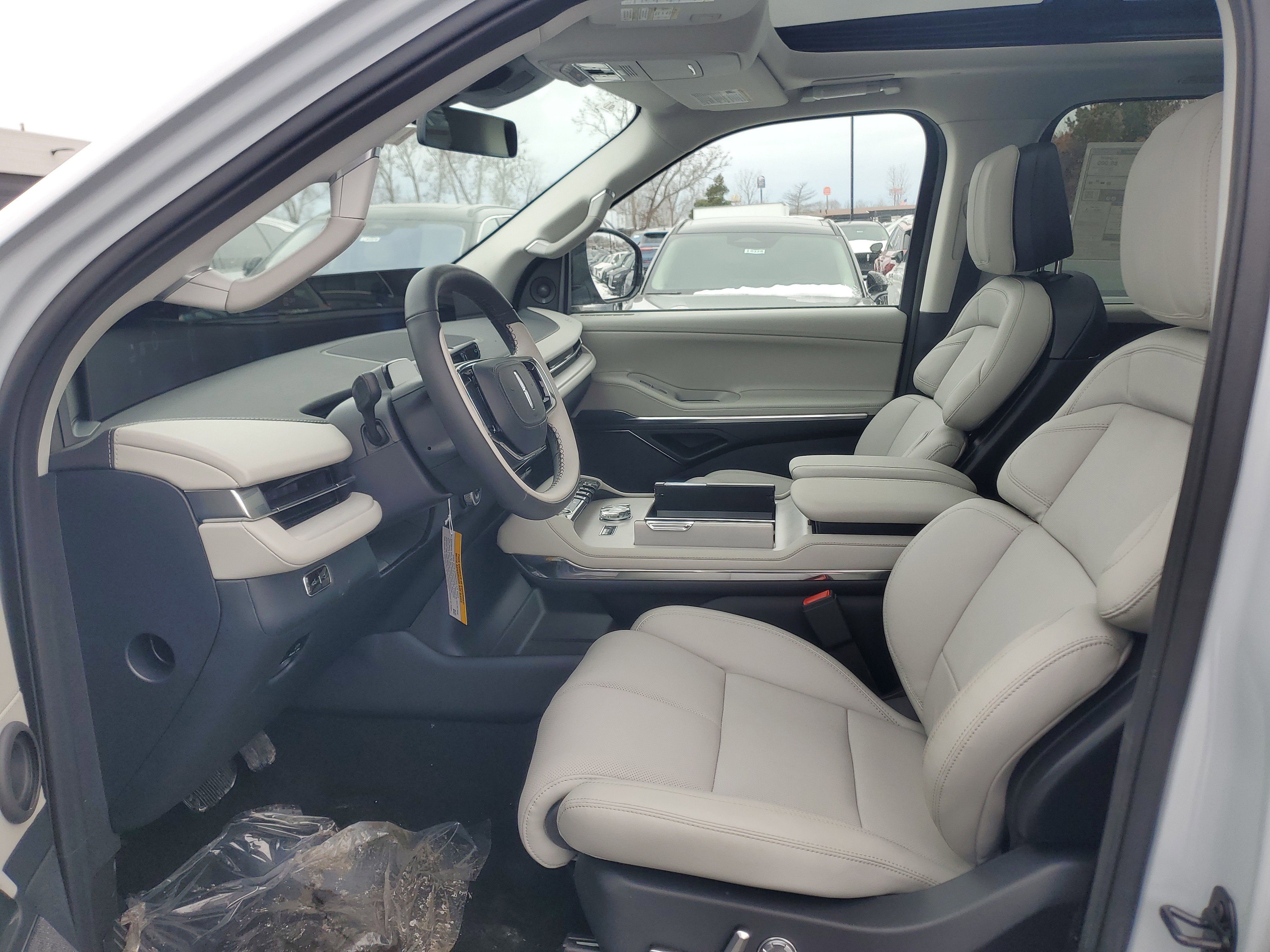 New 2026 Lincoln Navigator Reserve w/ Jet Appearance Package image 12