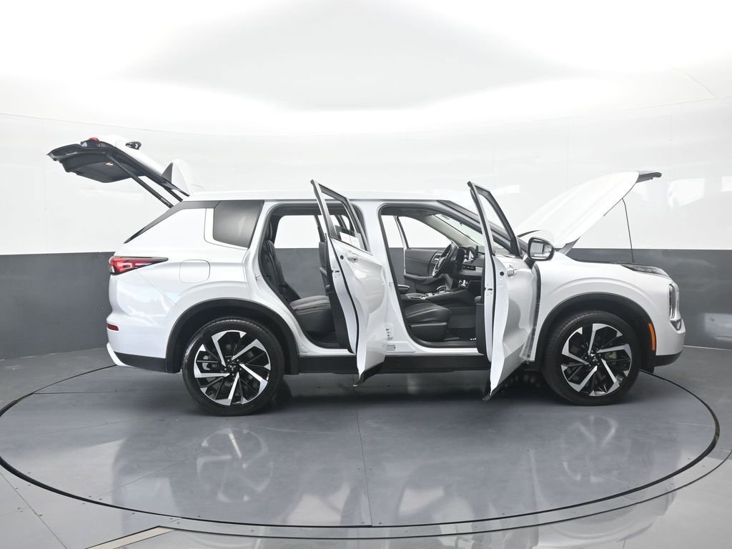 Used 2022 Mitsubishi Outlander SE image 78