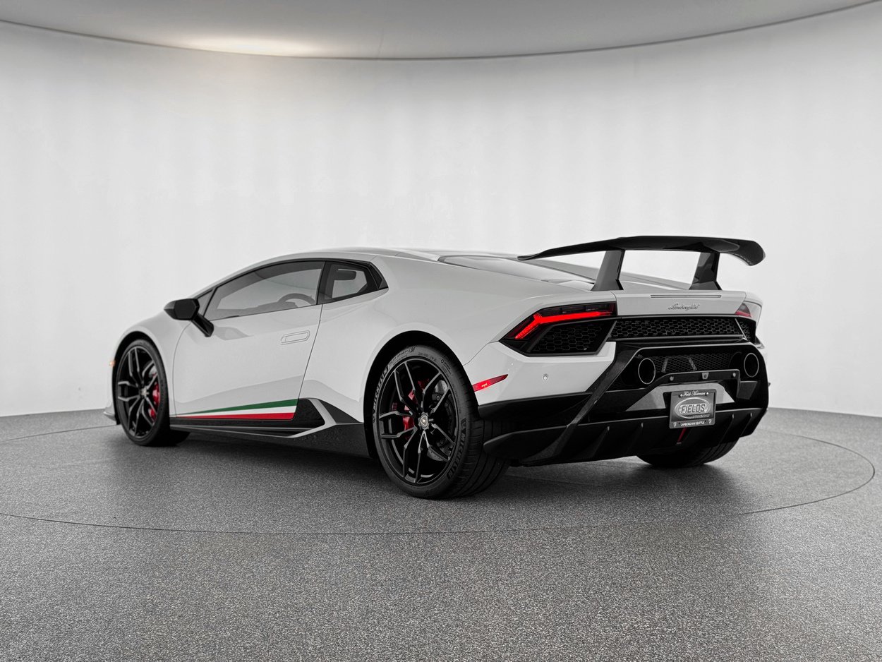 Used 2018 Lamborghini Huracan Performante AWD/4WD image 3