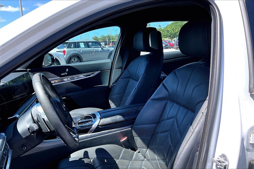 Used 2023 BMW 740i RWD image 22