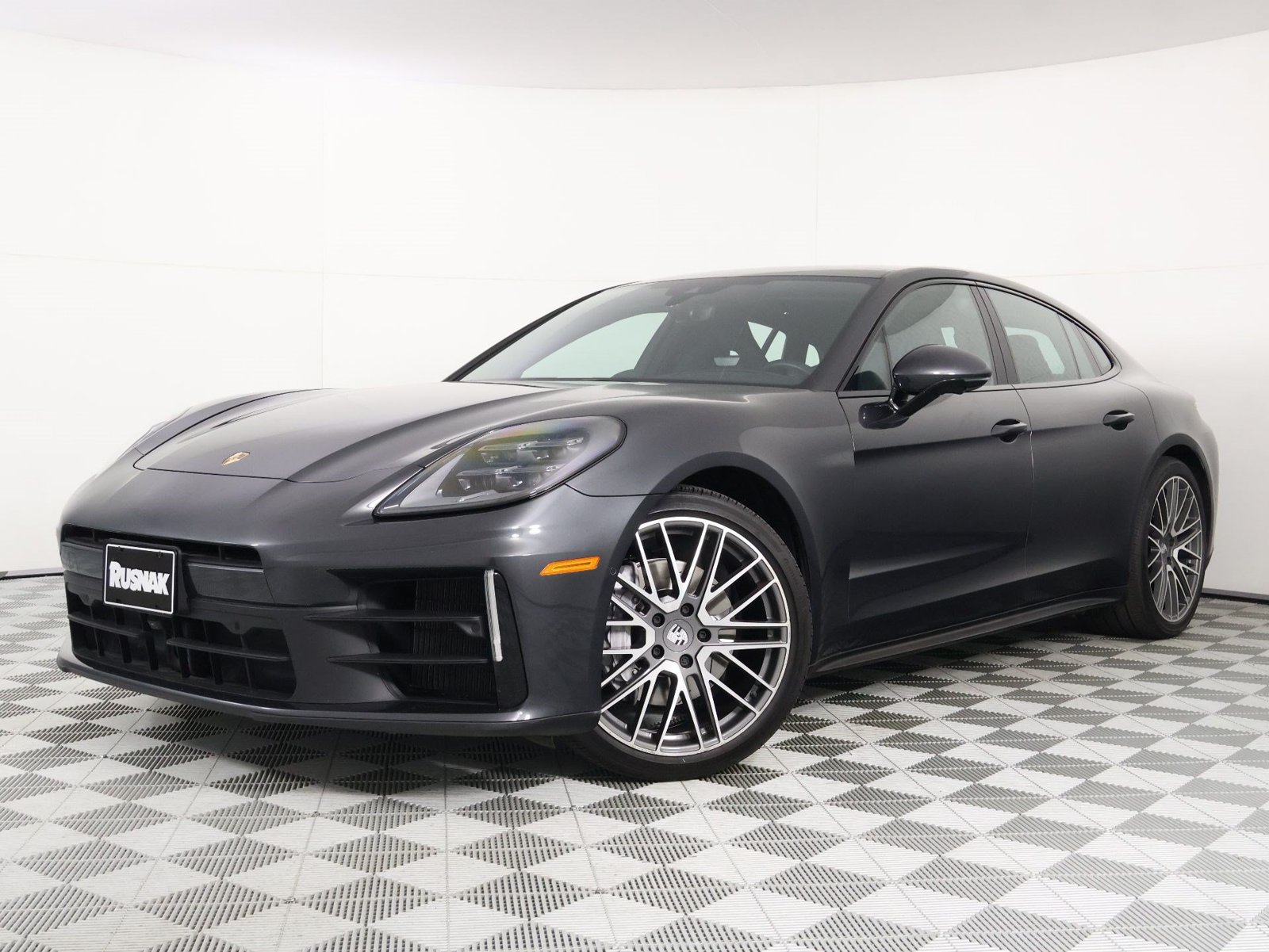 Certified 2024 Porsche Panamera RWD image 35
