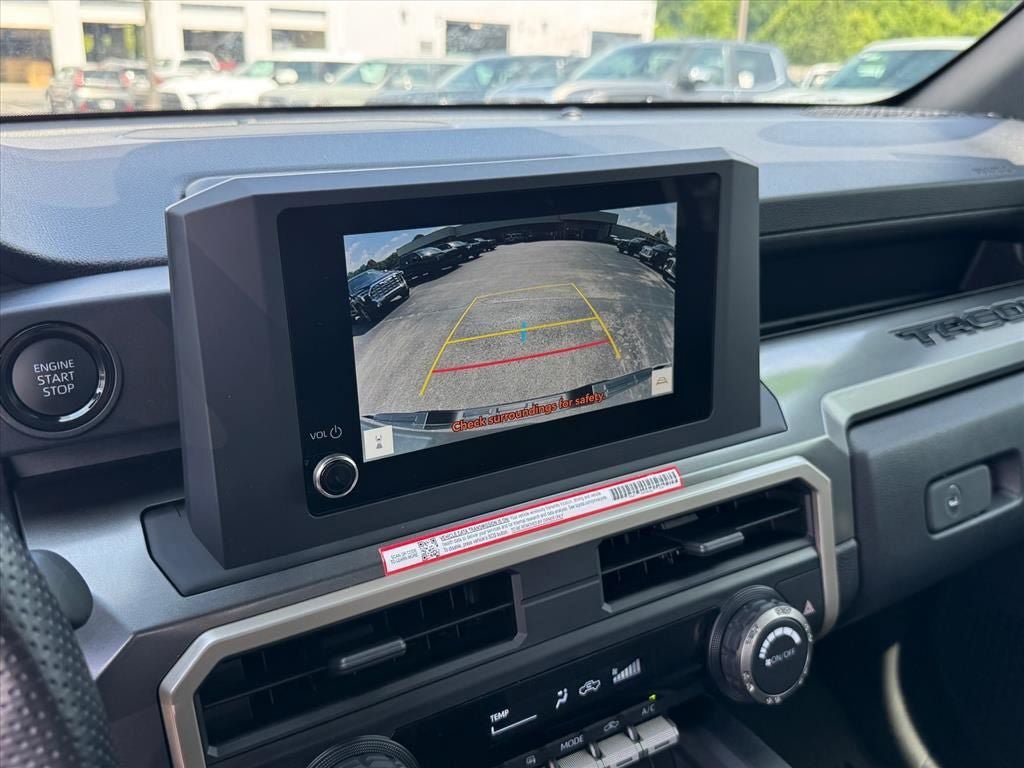 Used 2025 Toyota Tacoma SR5 AWD/4WD image 27