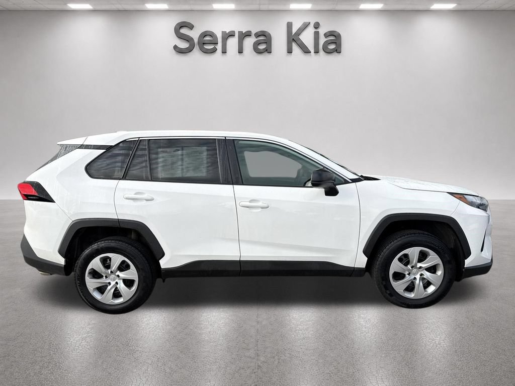 Used 2023 Toyota RAV4 LE FWD image 5