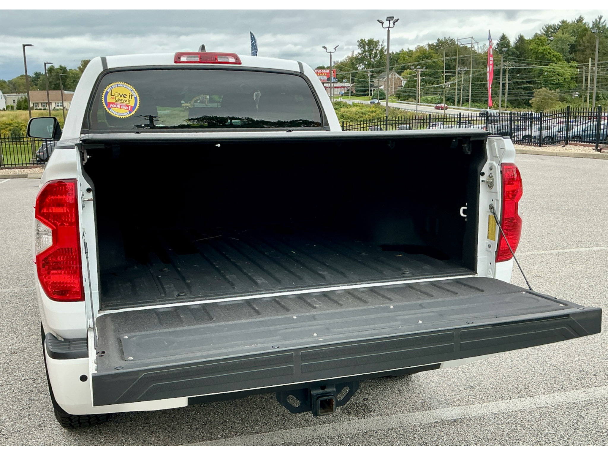 Used 2021 Toyota Tundra SR5 w/ Convenience Package AWD/4WD image 19
