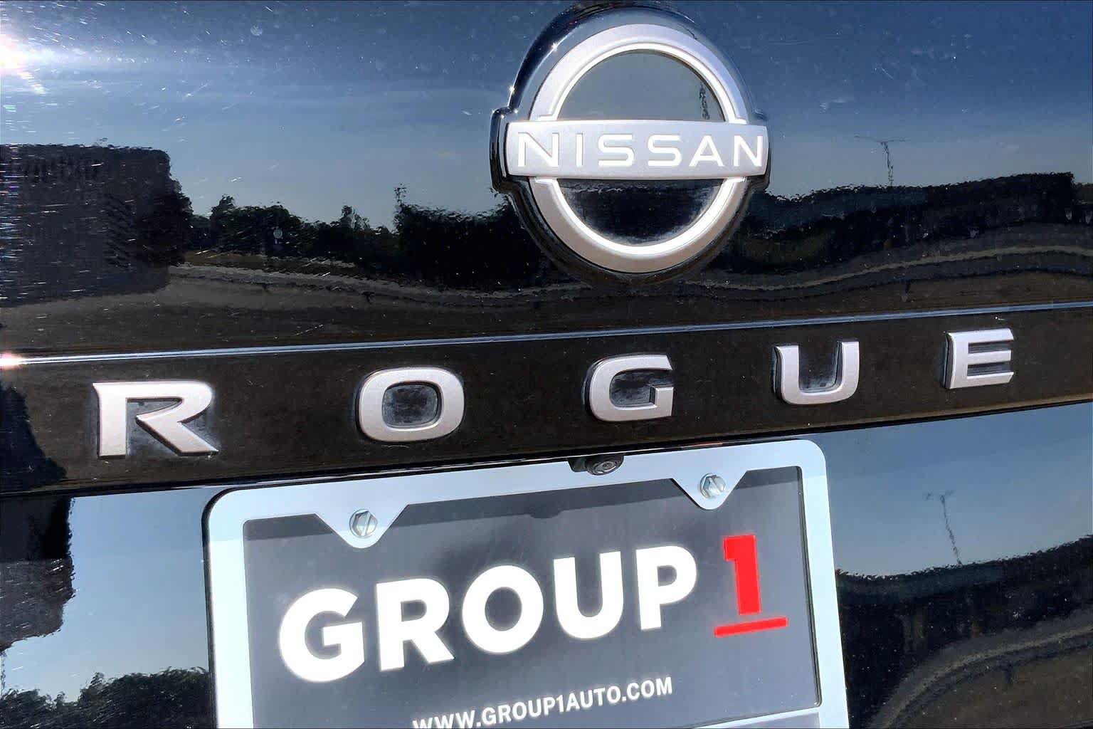Used 2025 Nissan Rogue SV FWD image 10