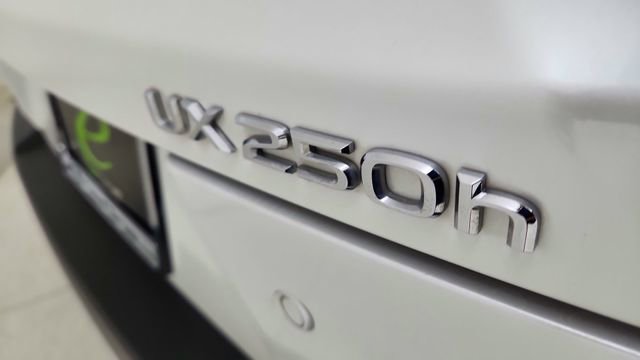 Used 2024 Lexus UX 250h FWD image 17