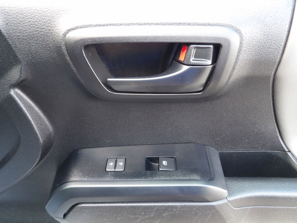 Used 2022 Toyota Tacoma SR image 34