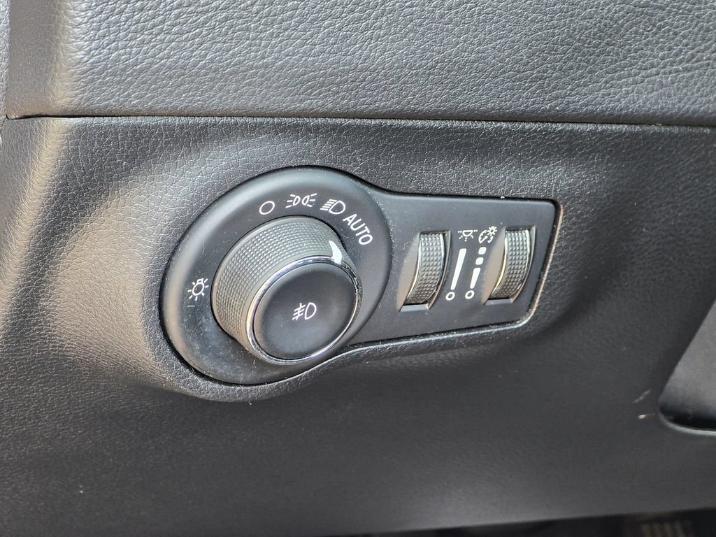 Used 2020 Jeep Compass Limited AWD/4WD image 37