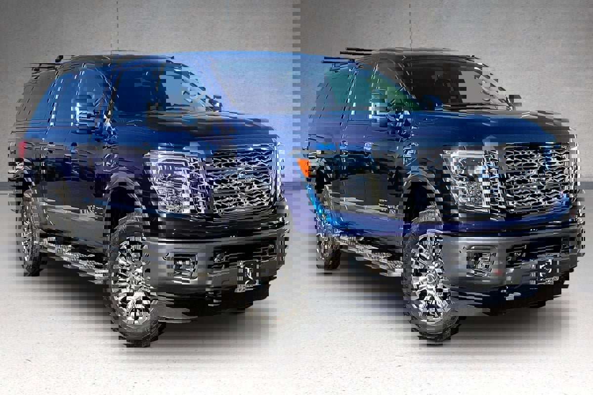 Used 2017 Nissan Titan Platinum Reserve image 2