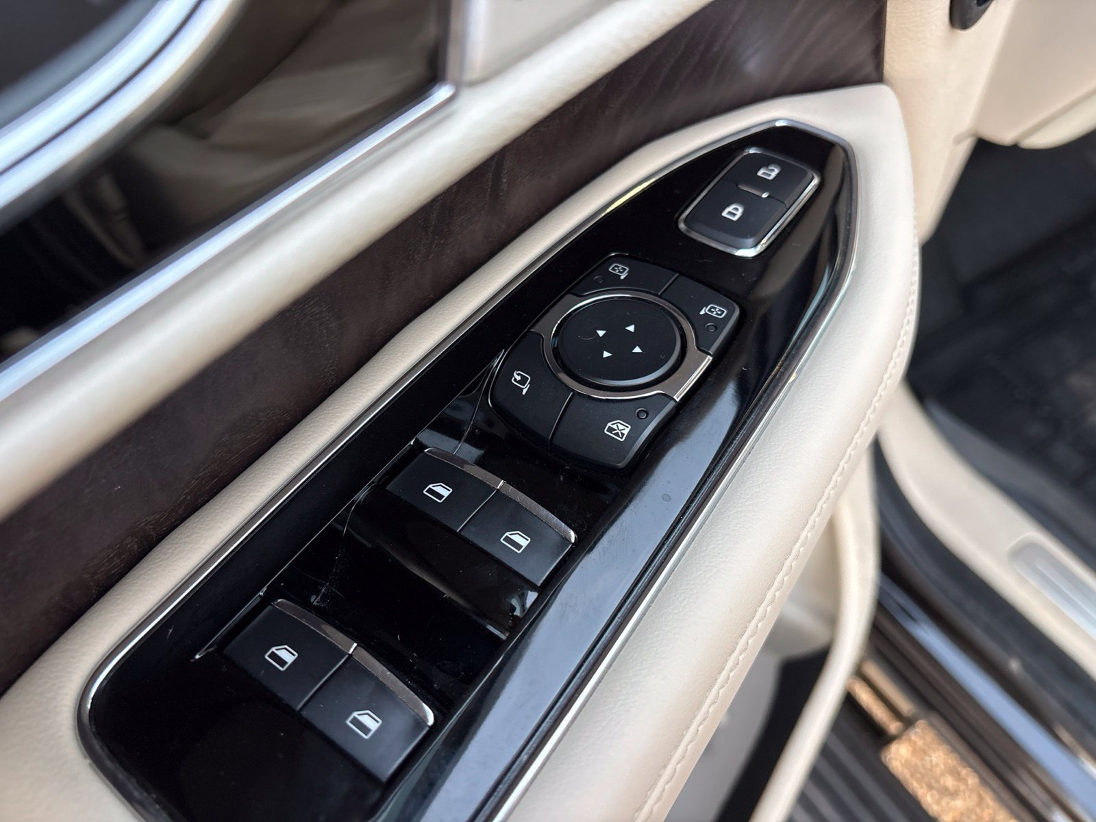 Used 2021 Lincoln Navigator Reserve AWD/4WD image 13