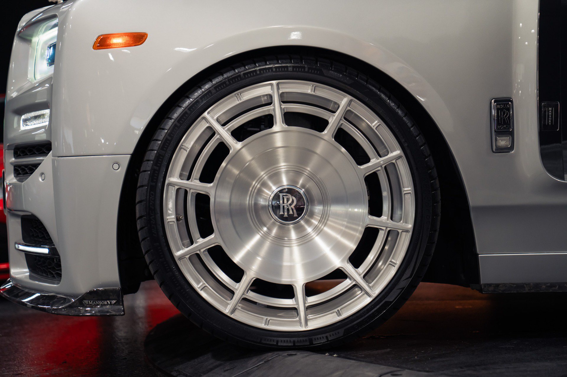 Used 2020 Rolls-Royce Phantom Sedan RWD image 28