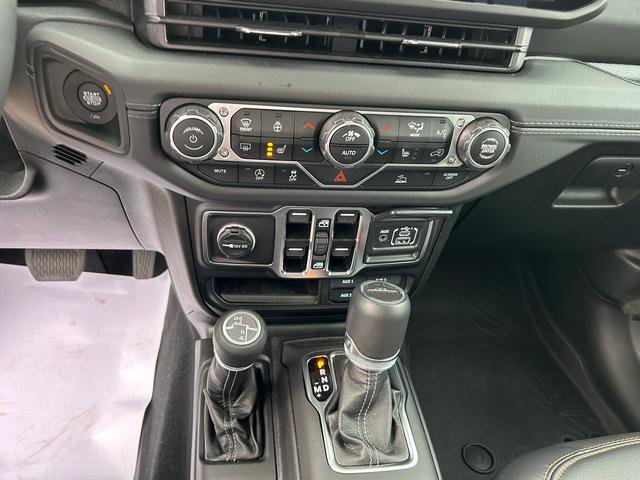 New 2025 Jeep Gladiator High Tide image 14