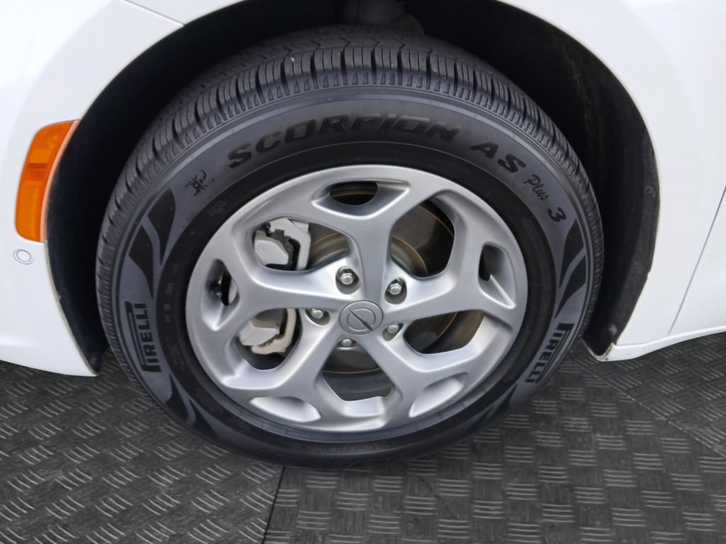 Used 2023 Chrysler Pacifica Limited w/ Uconnect Theater Family Group AWD/4WD image 23